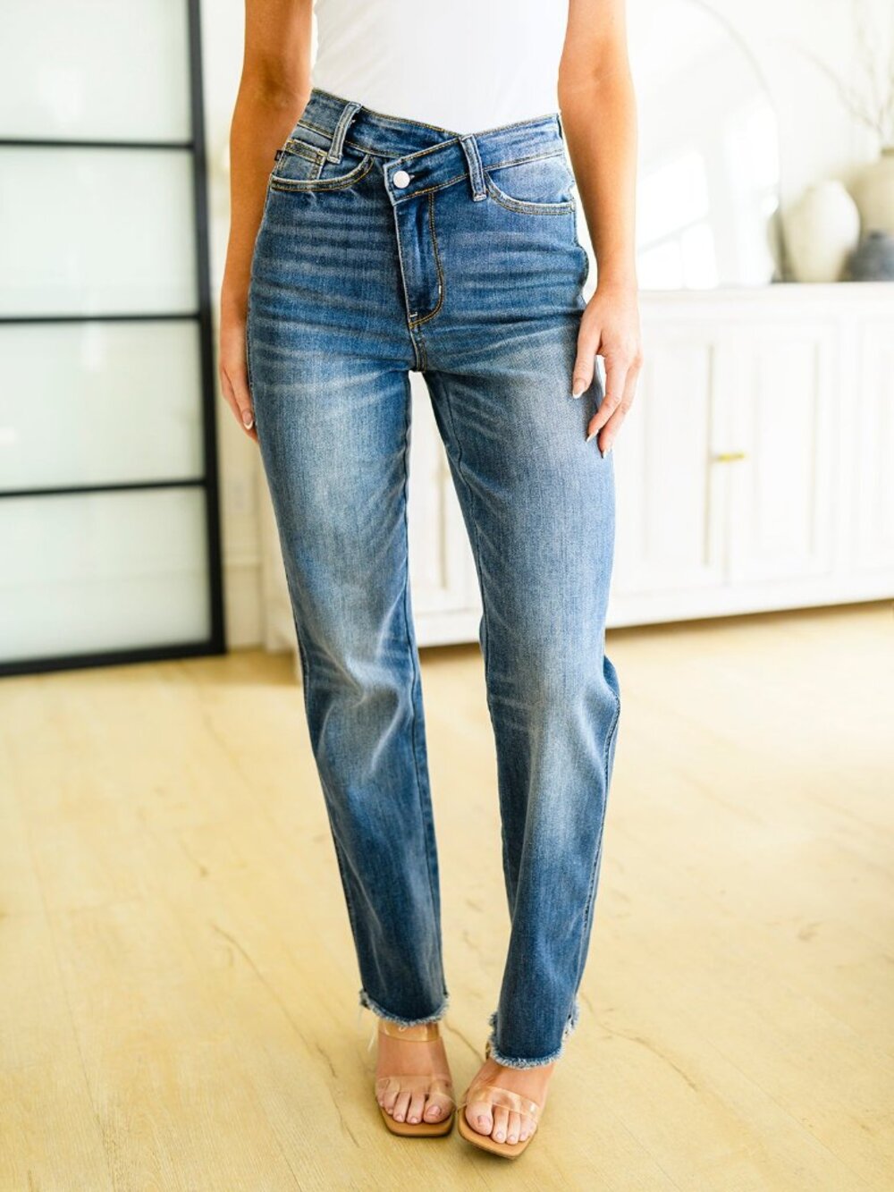 JUDY BLUE Crossover Waist Straight Fit Dad Jeans | Size: 0/24 - Picture 6 of 8